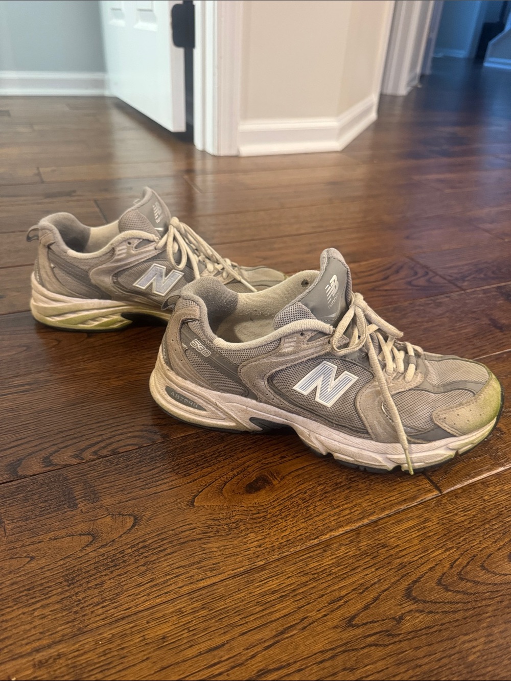 New Balance men’s Gray sneakers 530
